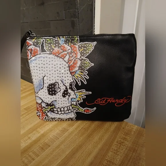 Sold Do Not Buy ED Hardy NWT Large Black & Rhinestoned Skull Wristlet - Picture 3 of 10